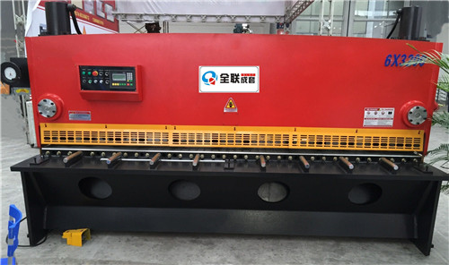 剪闆(pǎn)機